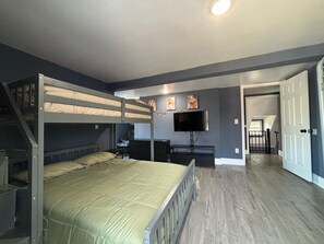 5 bedrooms, WiFi, bed sheets - The Salty Dog (Conway)