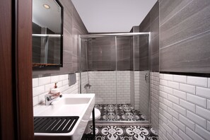Bathroom - Taksim Coll (Istanbul)