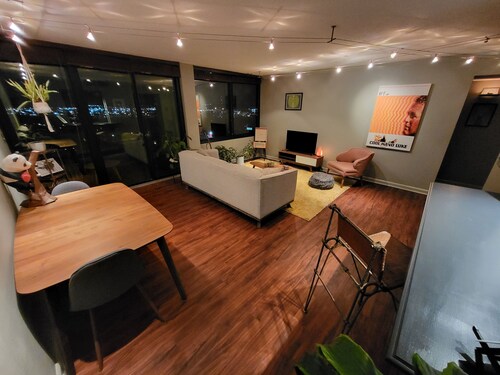 Downtown Penthouse River View
