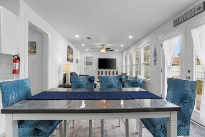 SHORT WALK2BEACH,SUNSETS,FISHING,IslandView Casino, Aquarium, Jones Park, Harbor