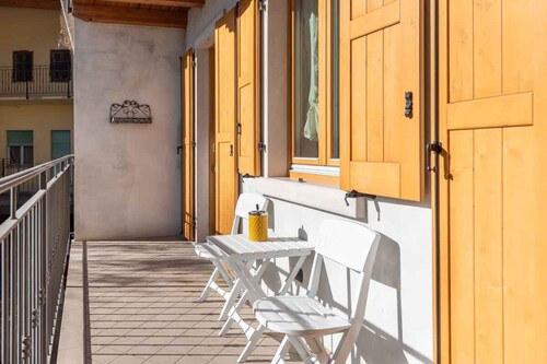 Ferienwohnung mit Internet und Balkon mit Talblick