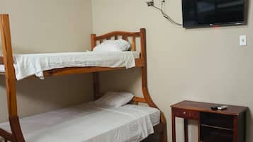 Chambre Quadruple Familiale, balcon | Wi-Fi gratuit, draps fournis