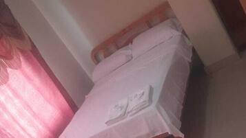 Chambre Double Confort, balcon | Wi-Fi gratuit, draps fournis