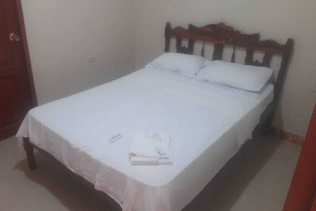 WiFi (free), bed sheets