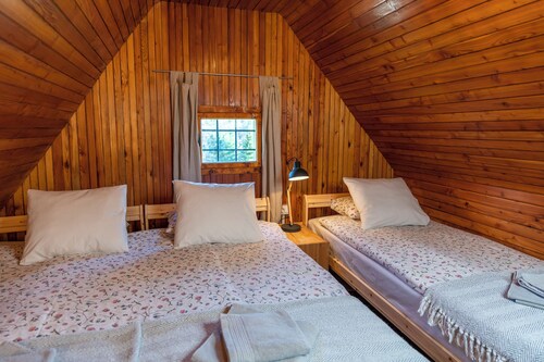 Cozy 2-bedroom chalet in the mountains with WiFi