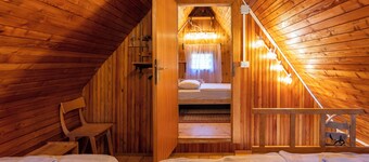 Cozy 2-bedroom chalet in the mountains with WiFi