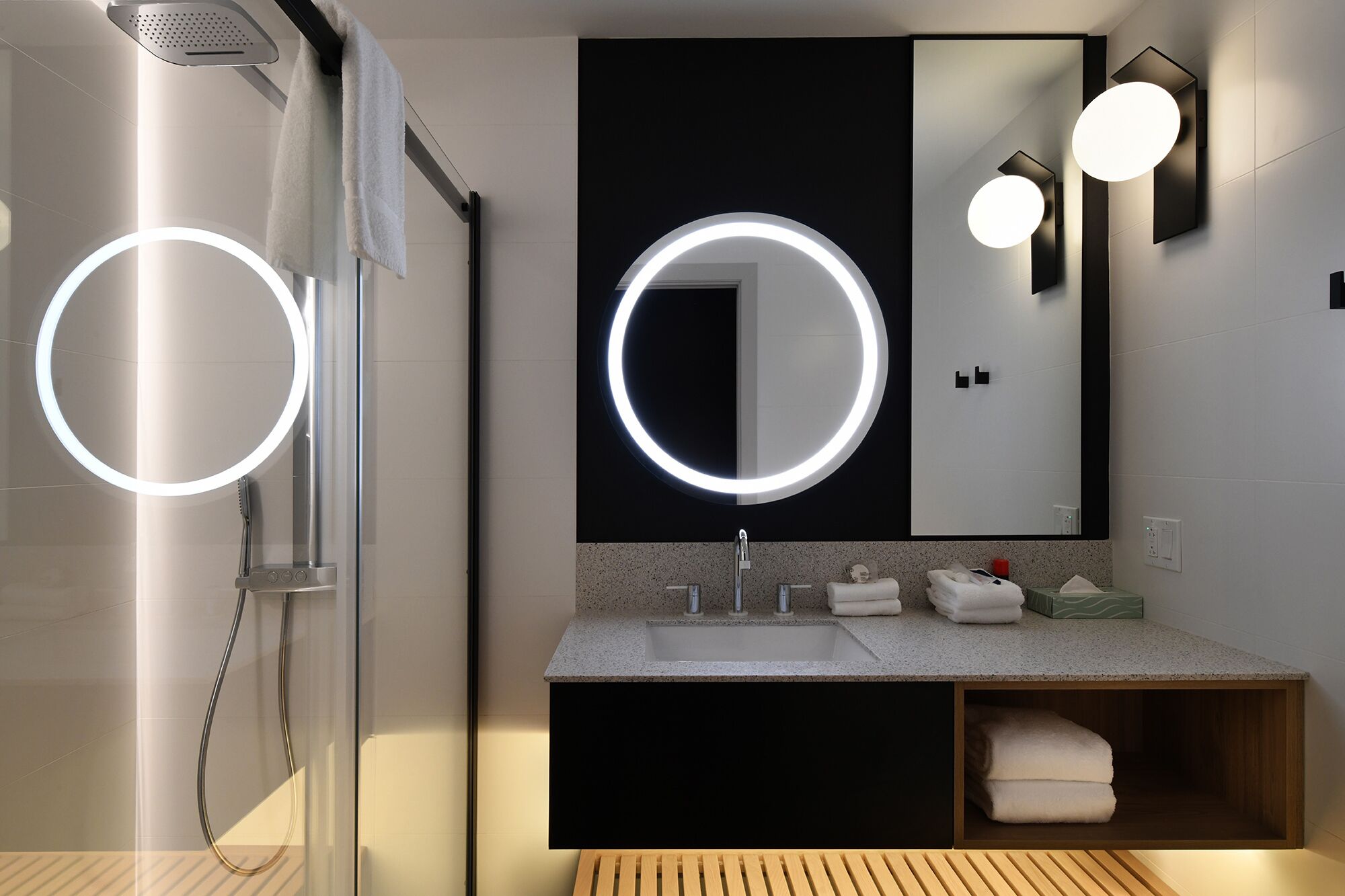 Standard Room | Bathroom | Shower, free toiletries, hair dryer, slippers