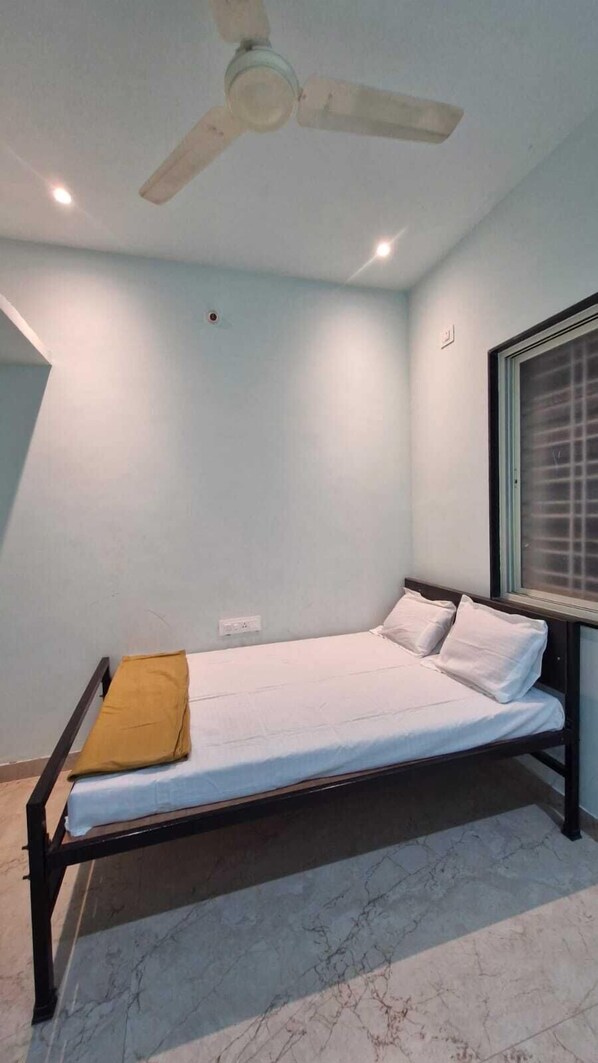 Standard Single Room | Free WiFi