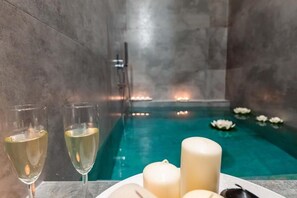 Family Room | Bathroom