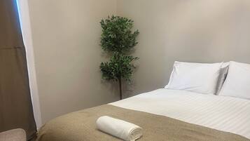 2 bedrooms, iron/ironing board, free WiFi