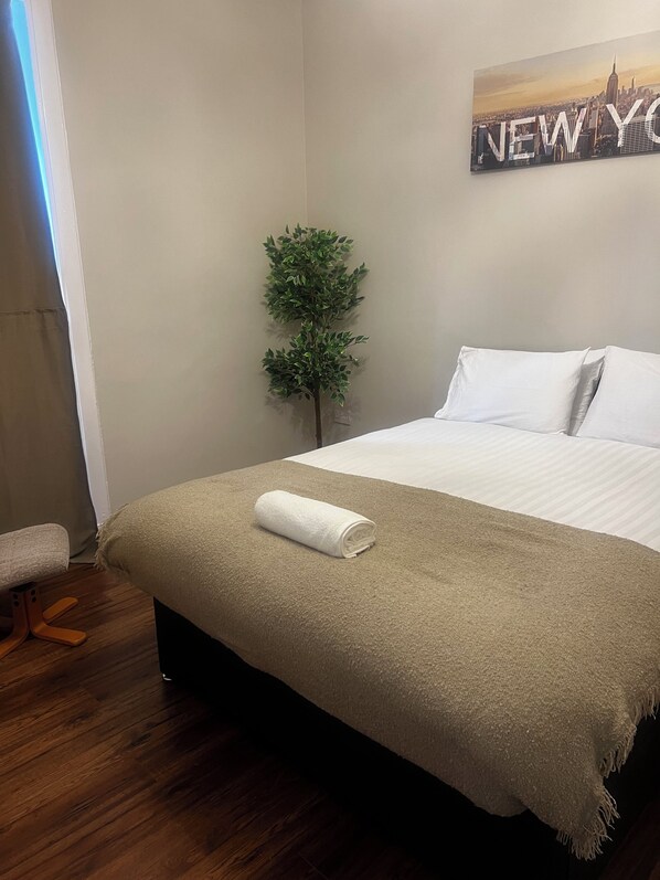 2 bedrooms, iron/ironing board, free WiFi