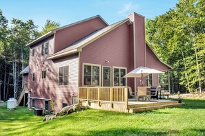 Exterior - True Adirondack living. 3-bedroom house in tranquil Diamond Point. (Diamond Point)