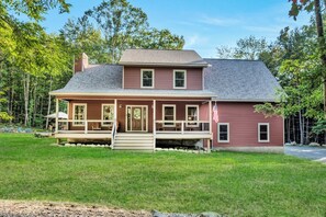 Exterior - True Adirondack living. 3-bedroom house in tranquil Diamond Point. (Diamond Point)