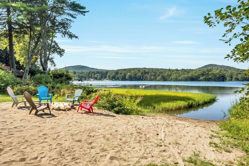 True Adirondack living. 3-bedroom house in tranquil Diamond Point.