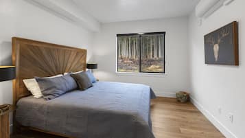 1 bedroom, travel crib, free WiFi, bed sheets