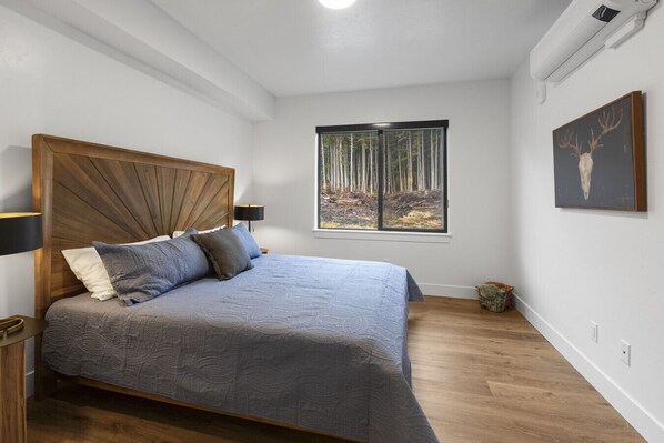 1 bedroom, travel crib, free WiFi, bed sheets