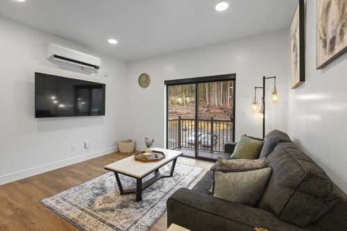 Juneau Jewel: Luxury & Relaxation A307