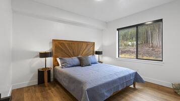 1 bedroom, travel crib, free WiFi, bed sheets