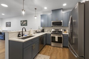 Fridge, microwave, oven, stovetop - Luxury Views, Affordable Stay A306 (Juneau)