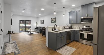 Luxury Views, Affordable Stay A306