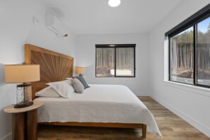 1 bedroom, travel crib, free WiFi, bed sheets