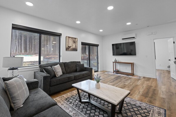 Smart TV - Affordable Luxury With Views!  A305 (Juneau)