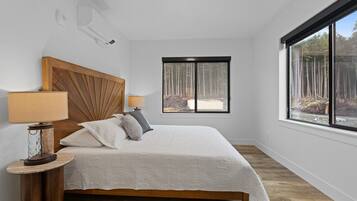 1 bedroom, travel crib, free WiFi, bed sheets