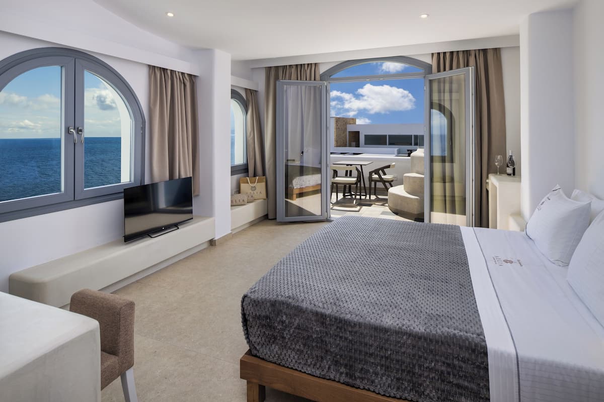 Doppia Deluxe, vista mare | Una cassaforte in camera, tende oscuranti, insonorizzazione