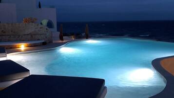 In-room safe, blackout curtains, soundproofing, iron/ironing board