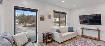 Gorgeous Views, Cozy Luxury 209