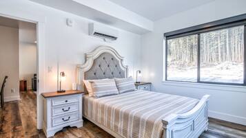 1 bedroom, travel crib, free WiFi, bed sheets