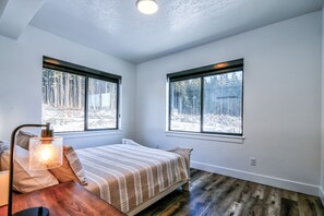 1 bedroom, travel crib, free WiFi, bed sheets