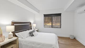 1 bedroom, travel crib, free WiFi, bed sheets