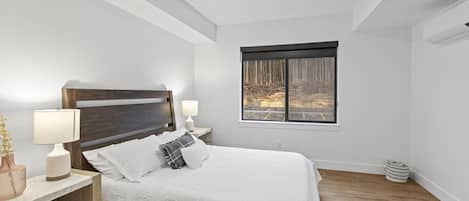 1 bedroom, travel cot, free WiFi, bed sheets