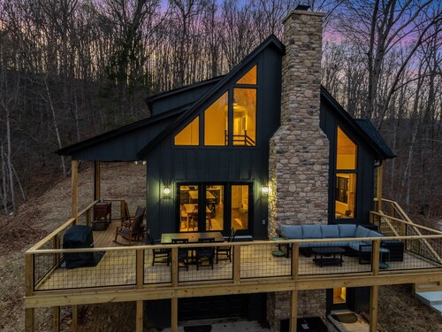 Pilotview Hollow - *NEW* Luxury Nelson Co Retreat