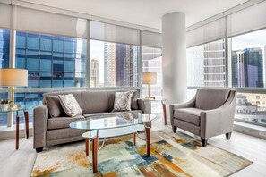 家庭公寓, 厨房, 河景 | 起居区 | 智能电视