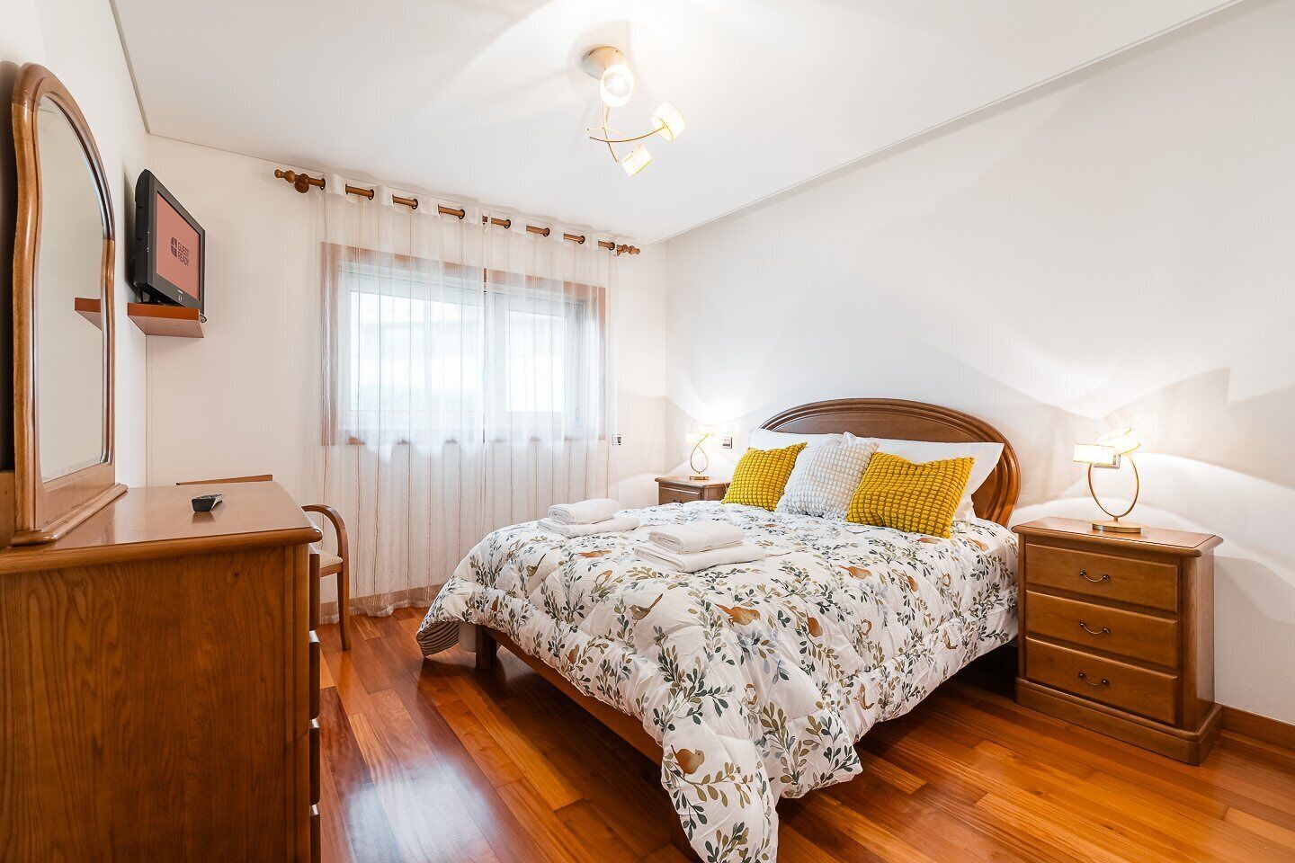 1 makuuhuone, silitysrauta/-lauta, internet, vuodevaatteet