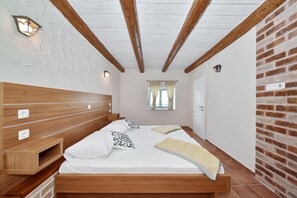 5 makuuhuonetta, silitysrauta/-lauta, ilmainen Wi-Fi, vuodevaatteet