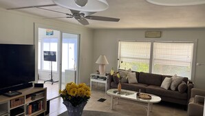 Smart TV - WAKE UP TO AN OCEANVIEW (Key Largo)