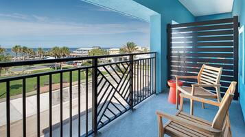 Deluxe Room, 1 King Bed, Balcony, Ocean View | Balcony