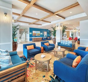 Lobby sitting area - Compass Hotel Flagler Beach (Flagler Beach)