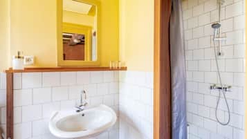 Comfort kamer, uitzicht op bergen | Badkamer