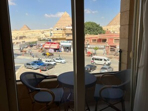 Quartos à prova de som, ferros/tábuas de passar roupa, Wi-Fi de cortesia