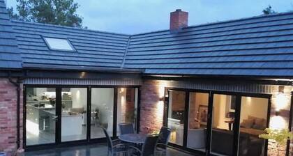 The Highlands - 5 bed 5 bath - A Huge Sociable House