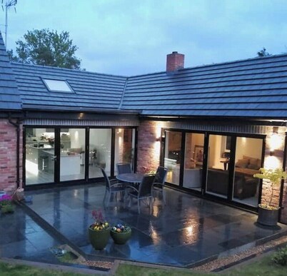 The Highlands - 5 bed 5 bath - A Huge Sociable House