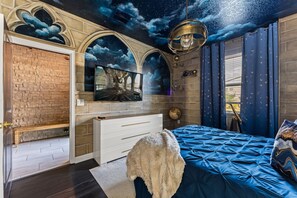 9 slaapkamers, een strijkplank/strijkijzer, wifi, beddengoed