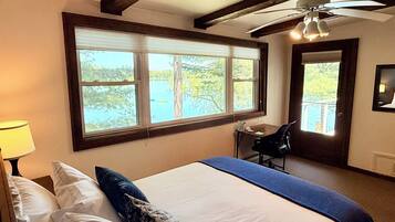 3 bedrooms, desk, iron/ironing board, travel cot