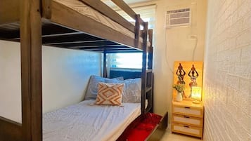 2 quartos, ferros/tábuas de passar roupa, Wi-Fi, roupa de cama