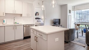 Deluxe Apartment, Kitchen, Courtyard View | Private kitchen - Atlantic Station West - 8T (Stamford)