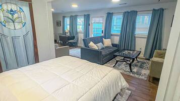 1 bedroom, iron/ironing board, WiFi, bed sheets